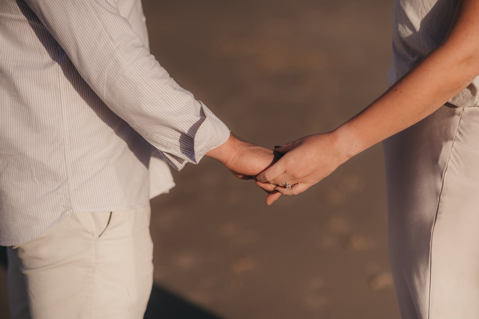 Bruno y Claudia de la mano